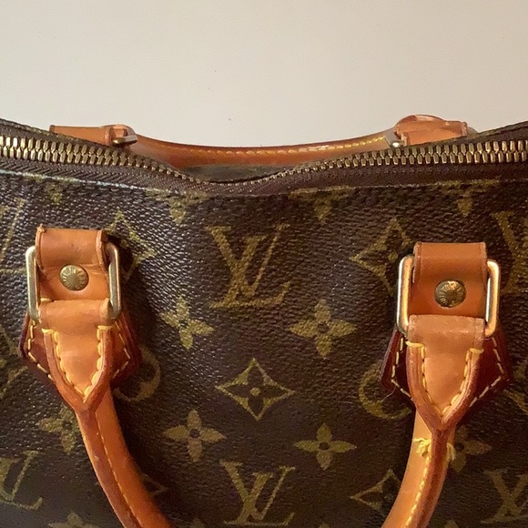 Louis Vuitton Alma - Picture 5 of 14